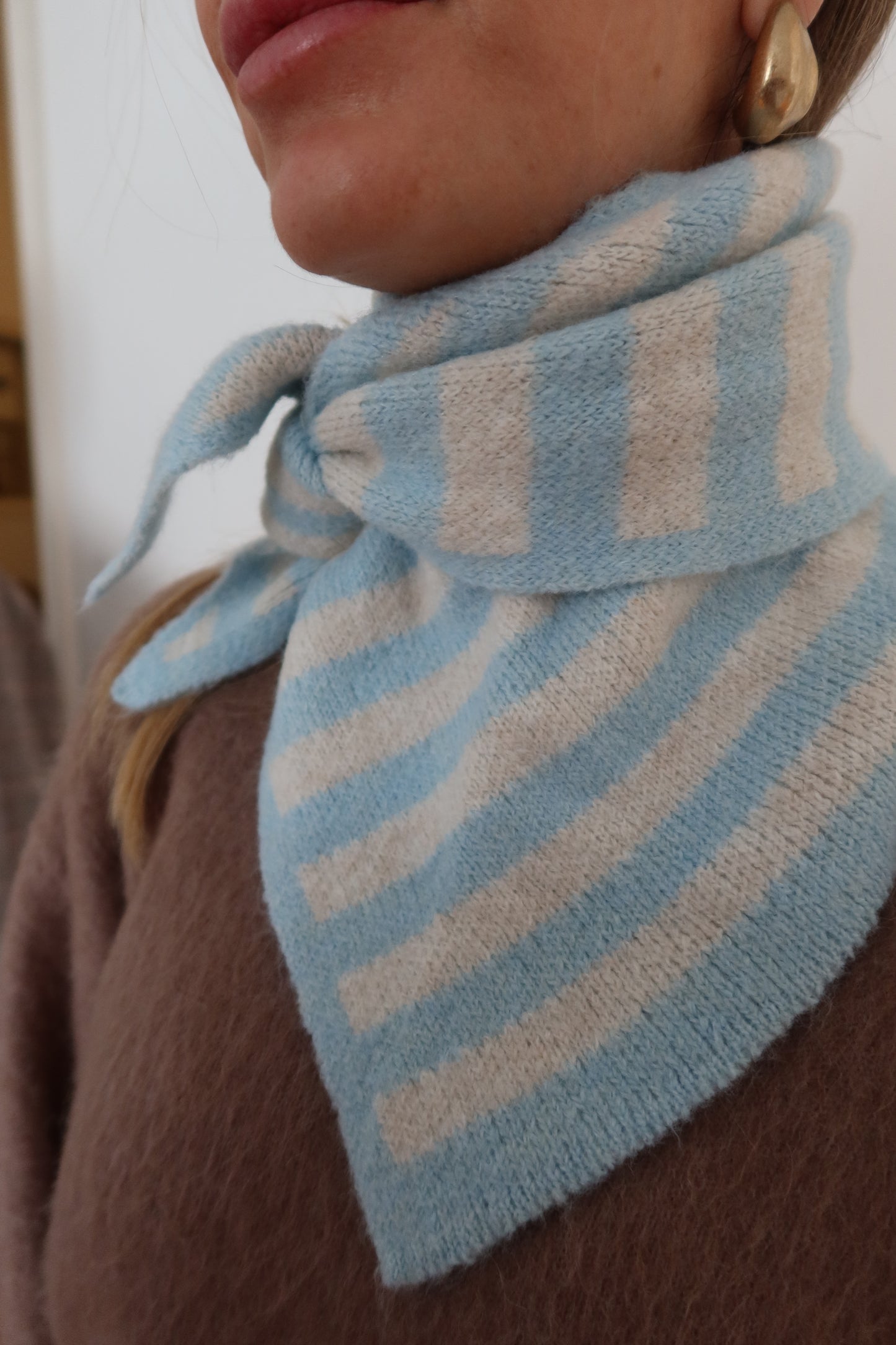 LENÇO TRIANGULAR MULTIFUNCIONAL