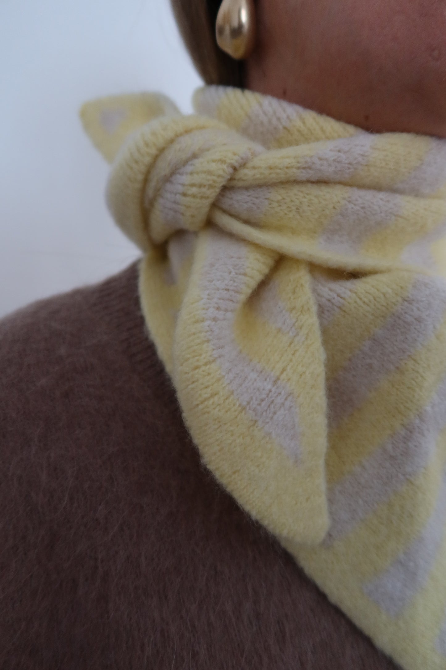 LENÇO TRIANGULAR MULTIFUNCIONAL