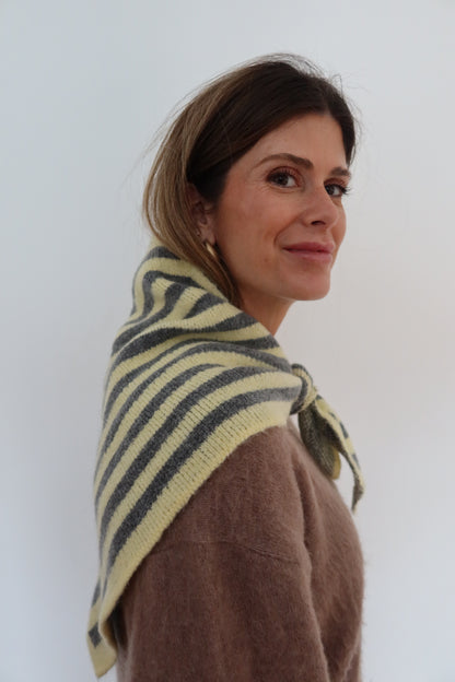 LENÇO TRIANGULAR MULTIFUNCIONAL