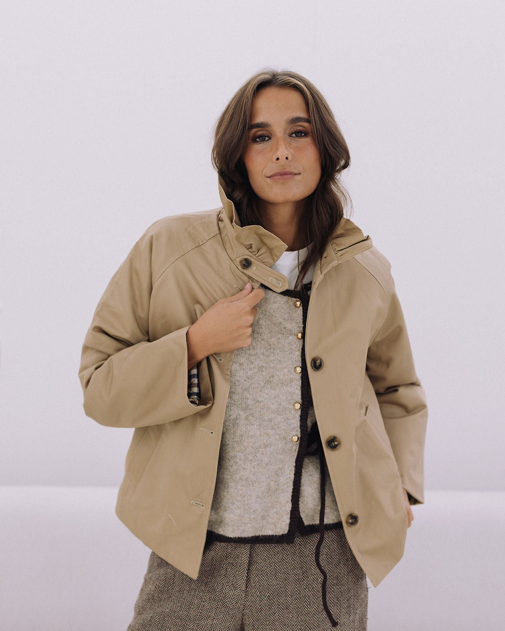 GABARDINE CURTA GOLA