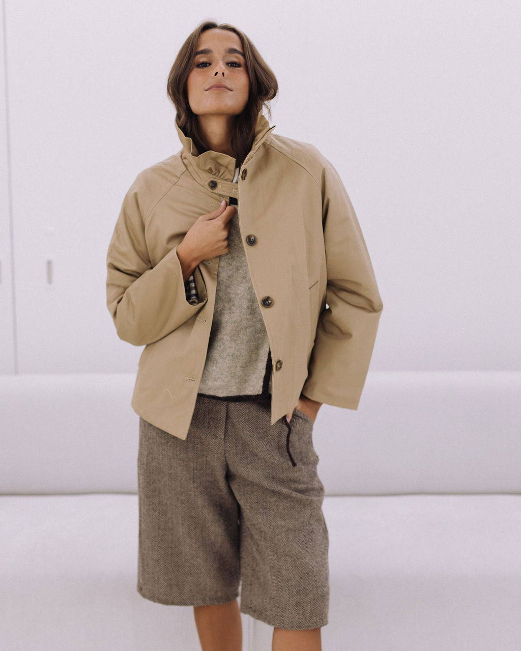 GABARDINE CURTA GOLA